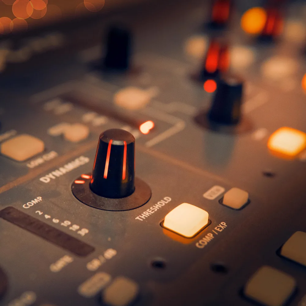 Como Criar a Atmosfera Perfeita com um DJ Profissional