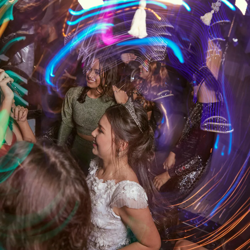 Músicas para Agitar sua Festa de 15 Anos: Playlists Perfeitas